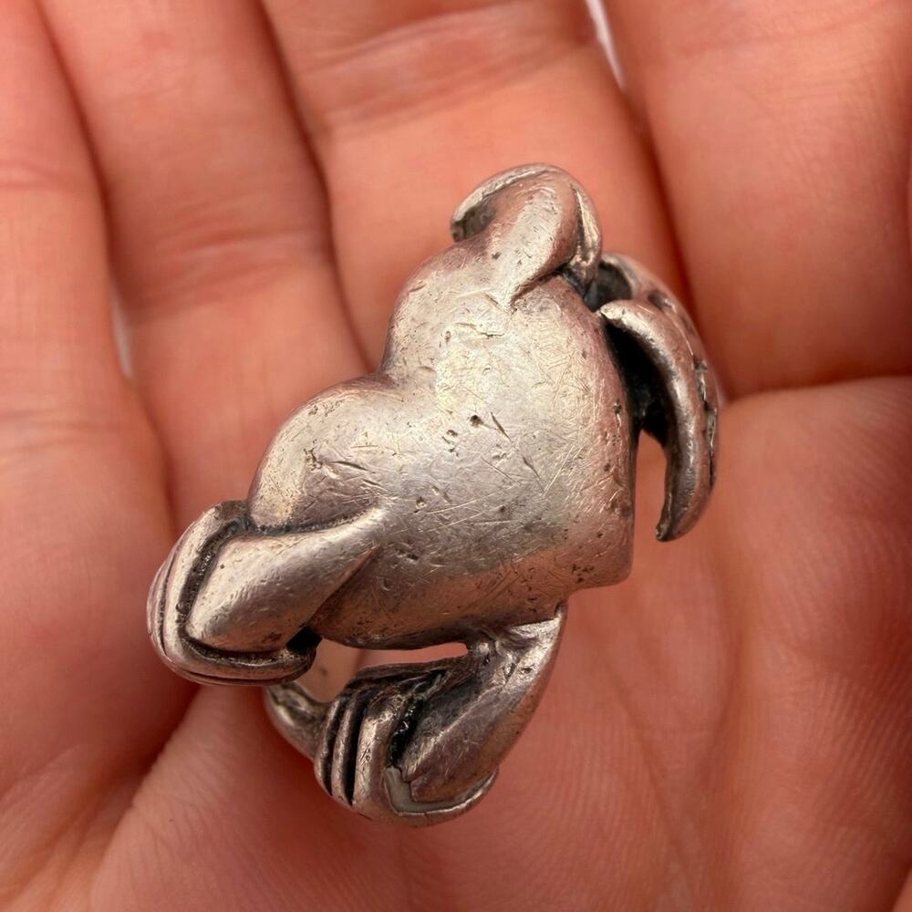 Vintage 925 Sterling Silver Dragon Claw Clasping Heart Ring Sz 10.5 Heavy 16.25g